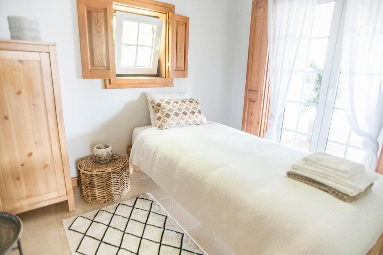 Dreamsea Surf Guest House Gouveia  Ngoại thất bức ảnh